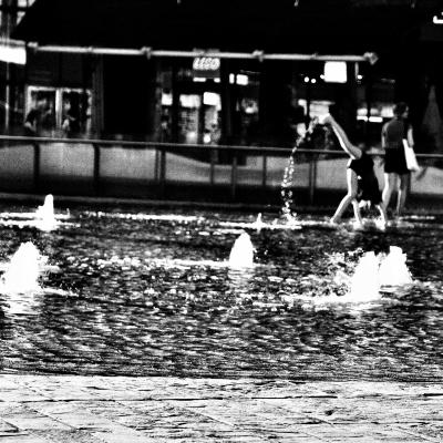 A Negri Giorgio Milano Mi A3 Wheel In The Fountain