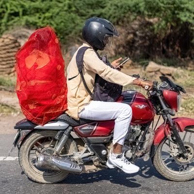 C Maniero Patrizio Pordenone Pn C1 Casco Velo Rosso E Smartphone